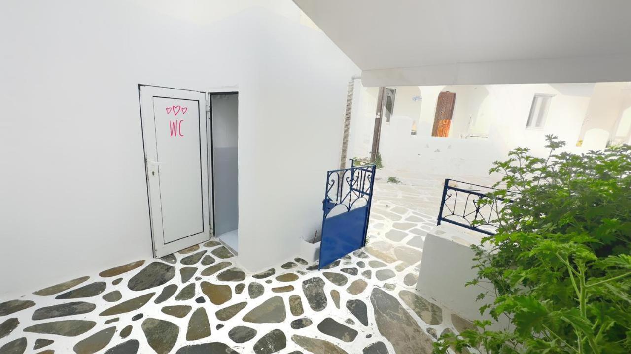 The Hot Pink Bike House Parikia (Paros) Exterior photo