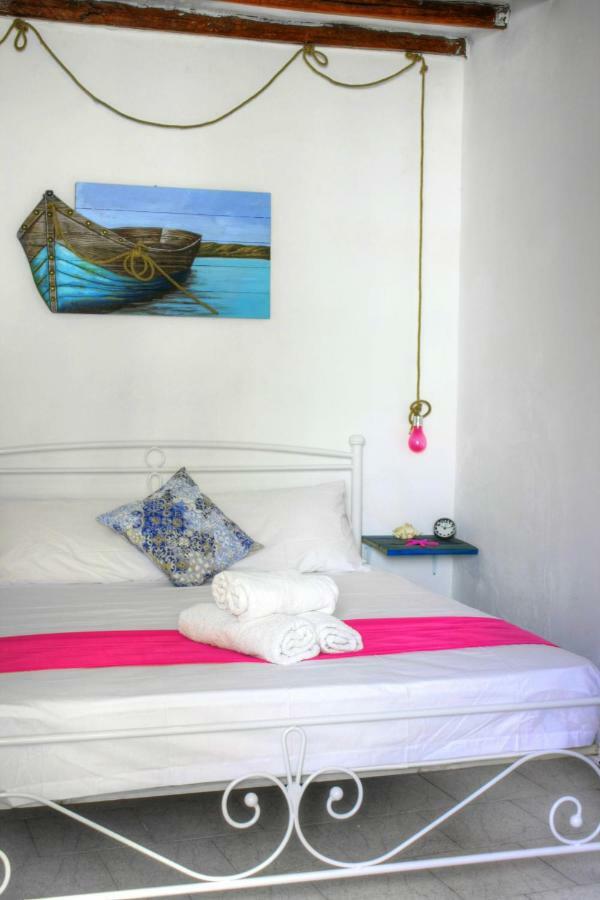 The Hot Pink Bike House Parikia (Paros) Exterior photo